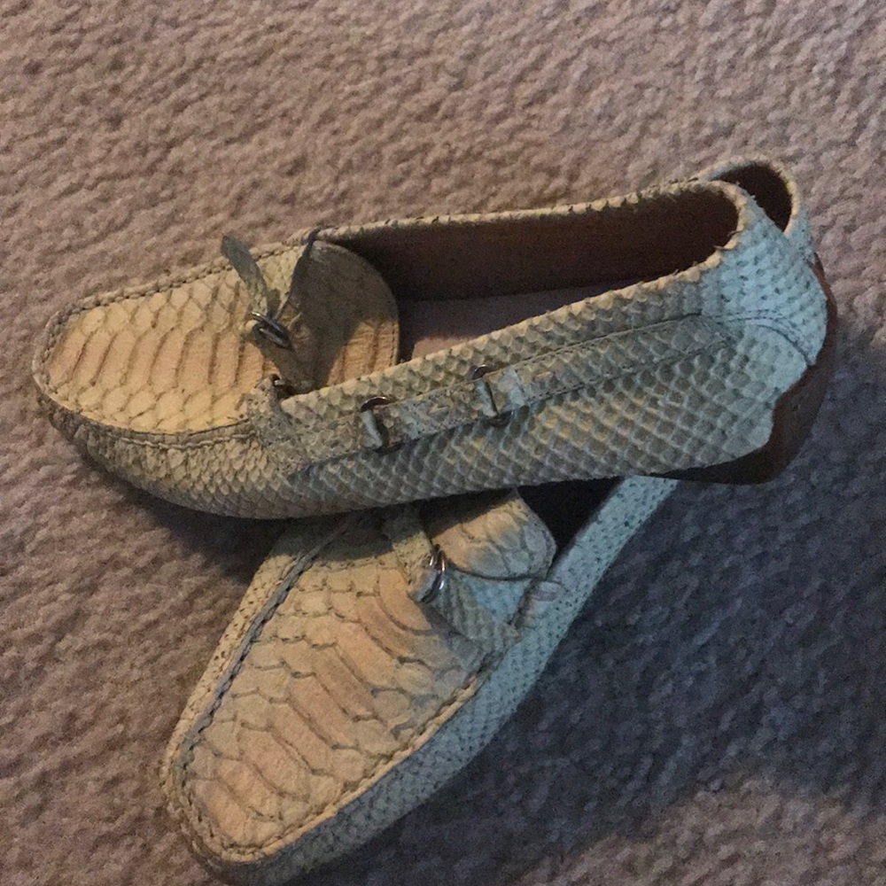 Two shoes - Picture 4 of 5